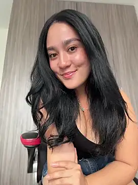 Snapshot of Nina_lovi chatting on 9, 7, 2026 Nina lovi online show from 9, 7, 2026