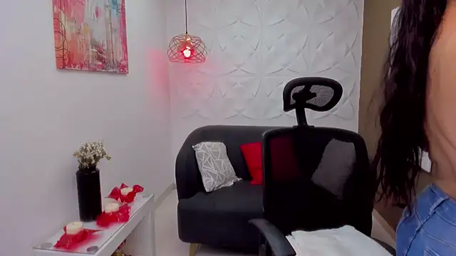 Sharon tits online show from 21, 3, 2026