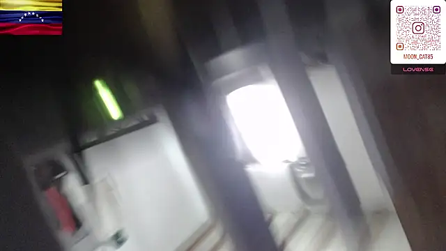 Snapshot of moon_cat85 chatting on 27, 12, 2024 moon cat85 online show from 27, 12, 2024