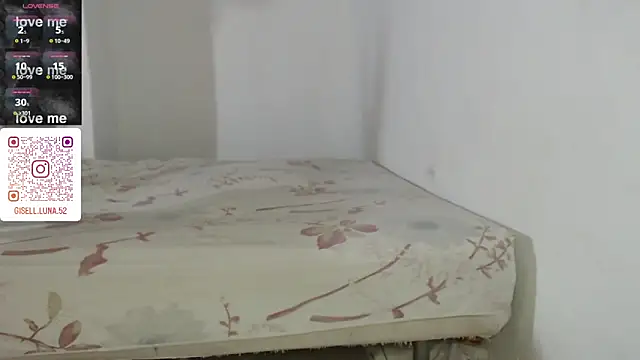 Snapshot of moon_cat85 chatting on 11, 1, 2025 moon cat85 online show from 11, 1, 2025