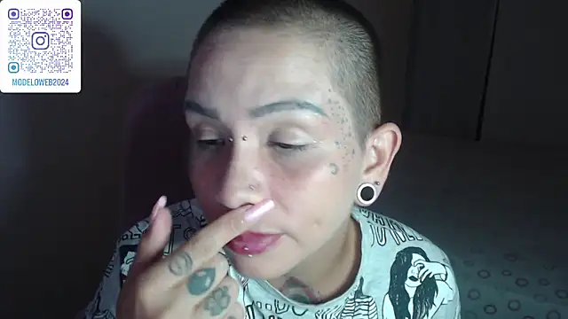 Snapshot of moon_cat85 chatting on 9, 2, 2025 moon cat85 online show from 9, 2, 2025