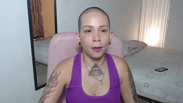 Snapshot of moon_cat85 chatting on 2, 3, 2025 moon cat85 online show from 2, 3, 2025