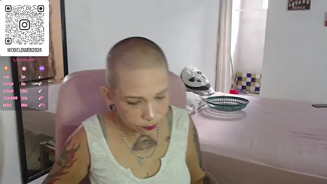 Snapshot of moon_cat85 chatting on 16, 3, 2025 moon cat85 online show from 16, 3, 2025