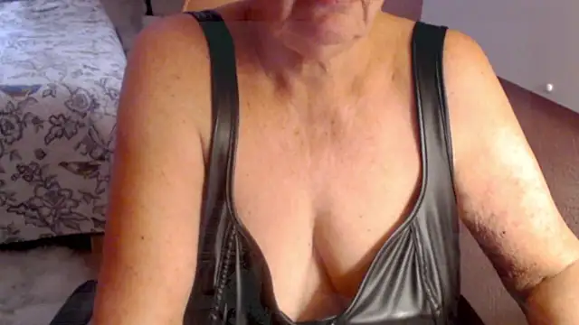 Snapshot of GrannyChrissy68 chatting on 30, 1, 2025 GrannyChrissy68 online show from 30, 1, 2025