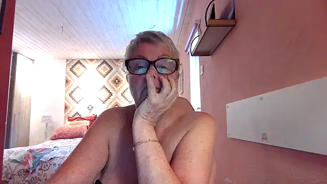 Snapshot of GrannyChrissy68 chatting on 11, 9, 2025 GrannyChrissy68 online show from 11, 9, 2025