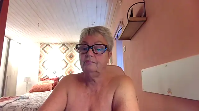 Snapshot of GrannyChrissy68 chatting on 13, 9, 2025 GrannyChrissy68 online show from 13, 9, 2025