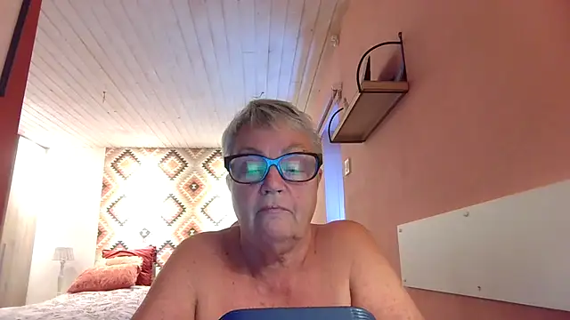 Snapshot of GrannyChrissy68 chatting on 14, 9, 2025 GrannyChrissy68 online show from 14, 9, 2025