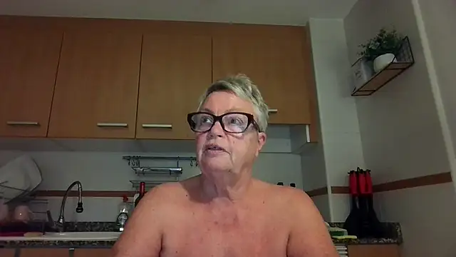 Snapshot of GrannyChrissy68 chatting on 28, 9, 2025 GrannyChrissy68 online show from 28, 9, 2025