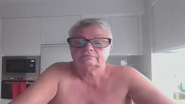 Snapshot of GrannyChrissy68 chatting on 9, 10, 2025 GrannyChrissy68 online show from 9, 10, 2025