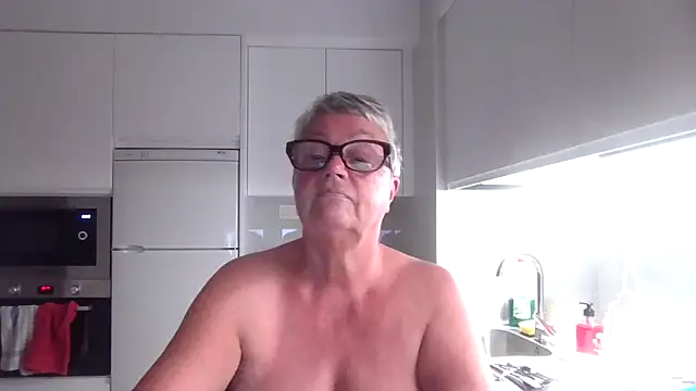 Snapshot of GrannyChrissy68 chatting on 16, 10, 2025 GrannyChrissy68 online show from 16, 10, 2025