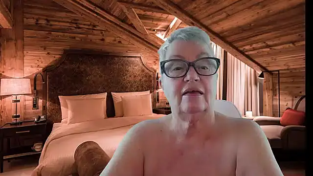 GrannyChrissy68 online show from 14, 12, 2025