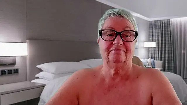 GrannyChrissy68 online show from 22, 5, 2026