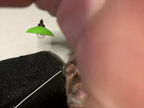 Snapshot of Trainee2Bpeed chatting on 12, 9, 2025 Trainee2Bpeed online show from 12, 9, 2025