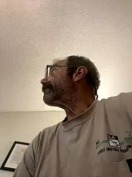 Snapshot of Trainee2Bpeed chatting on 13, 9, 2025 Trainee2Bpeed online show from 13, 9, 2025