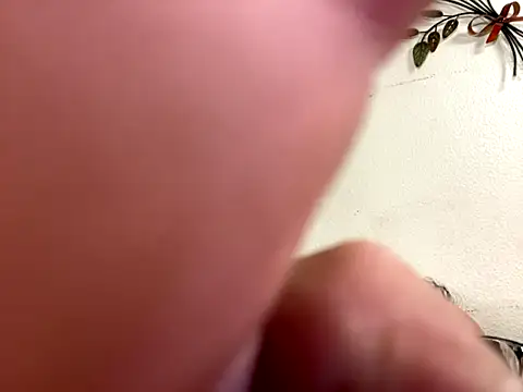 Snapshot of Trainee2Bpeed chatting on 19, 9, 2025 Trainee2Bpeed online show from 19, 9, 2025