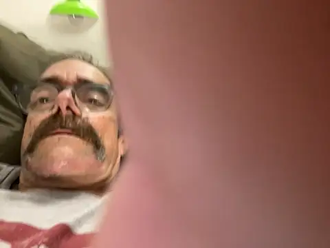 Snapshot of Trainee2Bpeed chatting on 23, 9, 2025 Trainee2Bpeed online show from 23, 9, 2025