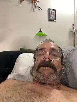 Snapshot of Trainee2Bpeed chatting on 29, 10, 2025 Trainee2Bpeed online show from 29, 10, 2025