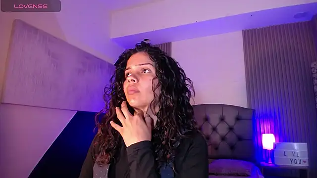 Snapshot of ximena_diaz chatting on 12, 3, 2025 ximena diaz online show from 12, 3, 2025