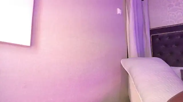 Snapshot of MariiePrice chatting on 4, 10, 2025 MariiePrice online show from 4, 10, 2025