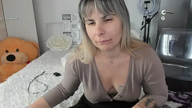 sweetemy4u online show from 18, 11, 2025