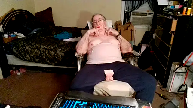 Snapshot of Toastir chatting on 24, 12, 2024 Toastir online show from 24, 12, 2024