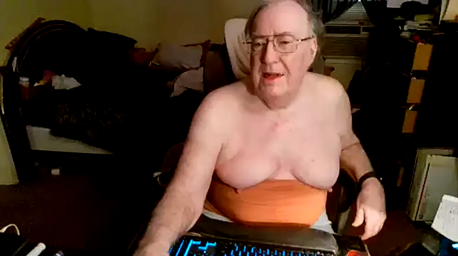 Snapshot of Toastir chatting on 23, 2, 2025 Toastir online show from 23, 2, 2025