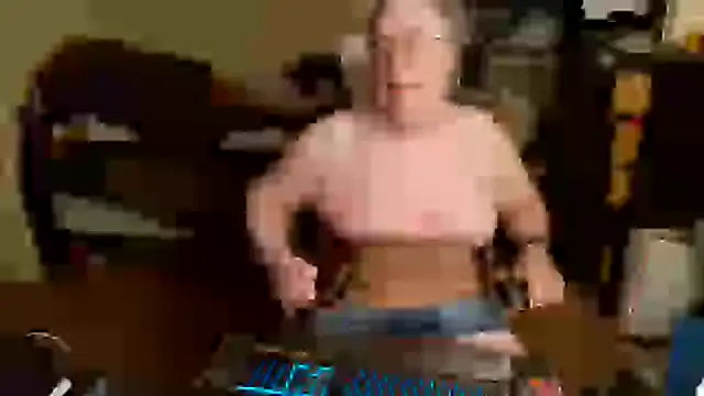 Snapshot of Toastir chatting on 26, 2, 2025 Toastir online show from 26, 2, 2025