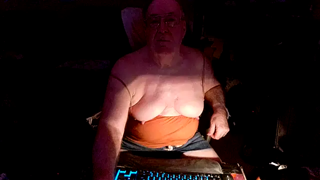 Snapshot of Toastir chatting on 24, 9, 2025 Toastir online show from 24, 9, 2025