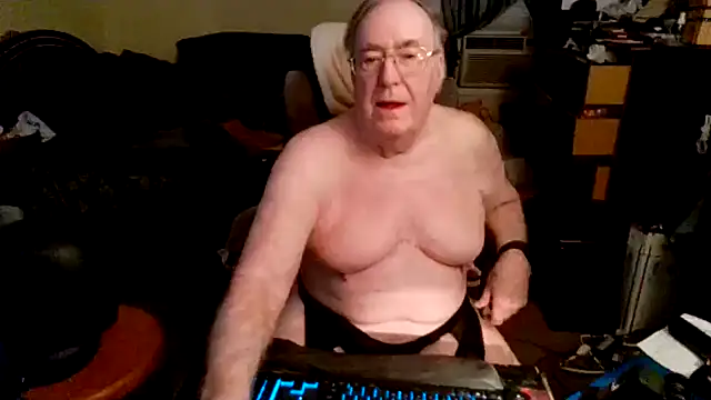 Snapshot of Toastir chatting on 13, 11, 2025 Toastir online show from 13, 11, 2025