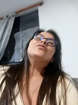 Ixchel Anaid online show from 9, 2, 2025