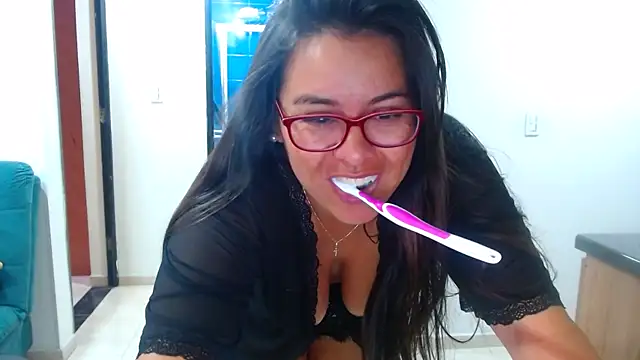 Ixchel Anaid online show from 2, 3, 2025