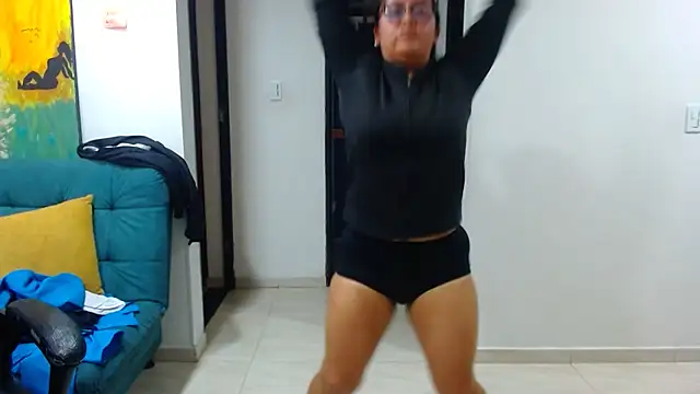 Snapshot of Ixchel_Anaid chatting on 4, 3, 2025 Ixchel Anaid online show from 4, 3, 2025