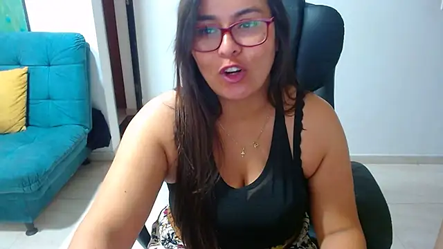 Ixchel Anaid online show from 5, 3, 2025