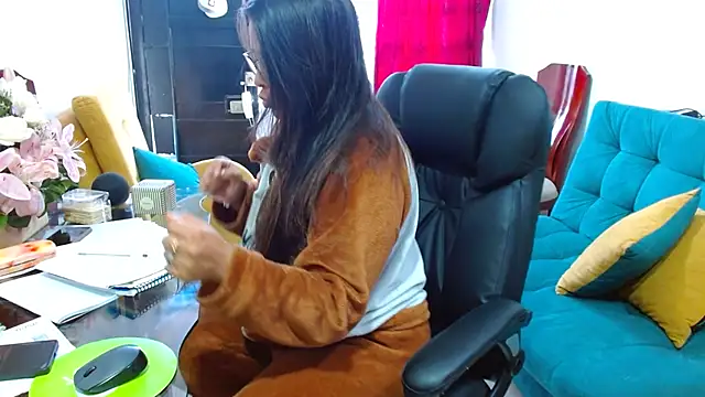 Snapshot of Ixchel_Anaid chatting on 13, 11, 2025 Ixchel Anaid online show from 13, 11, 2025