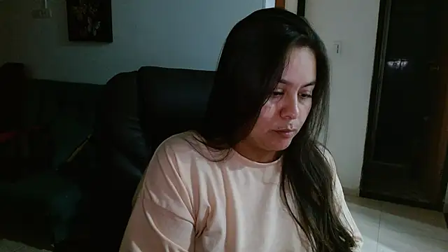 Snapshot of Ixchel_Anaid chatting on 14, 12, 2025 Ixchel Anaid online show from 14, 12, 2025