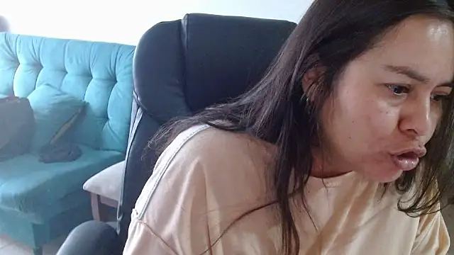 Snapshot of Ixchel_Anaid chatting on 14, 12, 2025 Ixchel Anaid online show from 14, 12, 2025