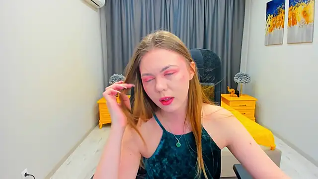 Strawberrye online show from 25, 1, 2025