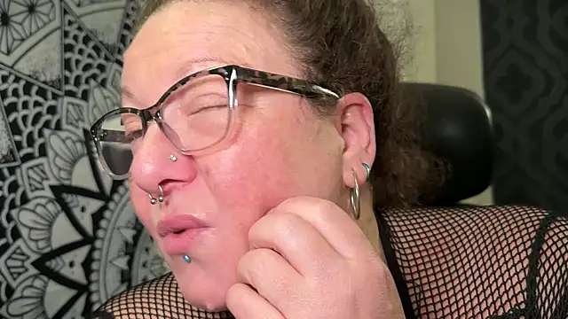 Miss Phat Booty online show from 27, 9, 2025