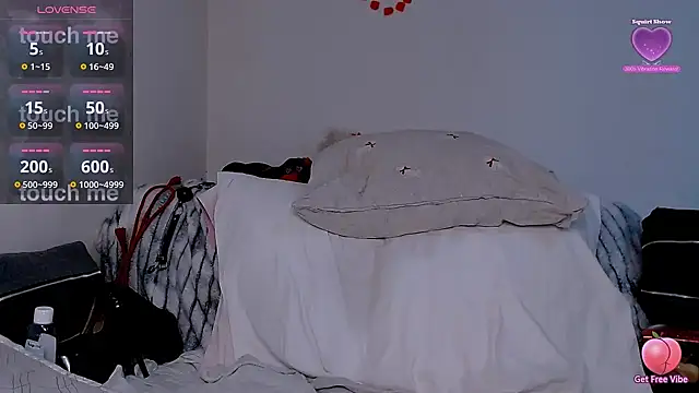 Snapshot of UrNaughtyGfMilf chatting on 20, 3, 2025 UrNaughtyGfMilf online show from 20, 3, 2025