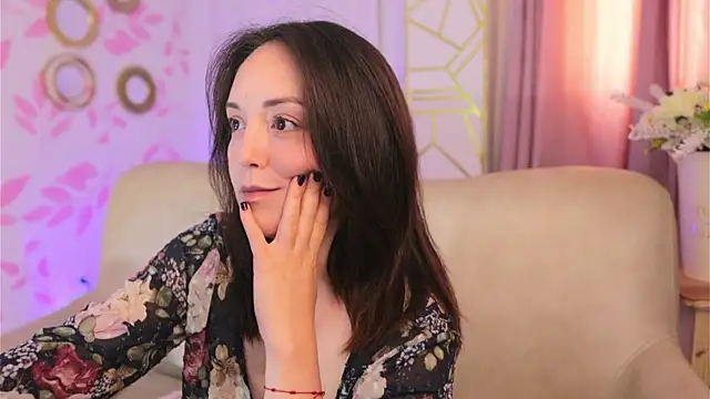 molly marmalade  online show from 6, 12, 2024