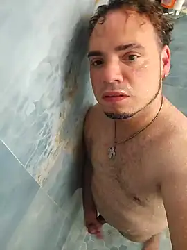 Snapshot of latinoflpr chatting on 28, 9, 2025 latinoflpr online show from 28, 9, 2025