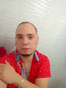 Snapshot of latinoflpr chatting on 2, 12, 2025 latinoflpr online show from 2, 12, 2025