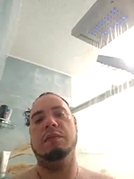 Snapshot of latinoflpr chatting on 17, 12, 2025 latinoflpr online show from 17, 12, 2025