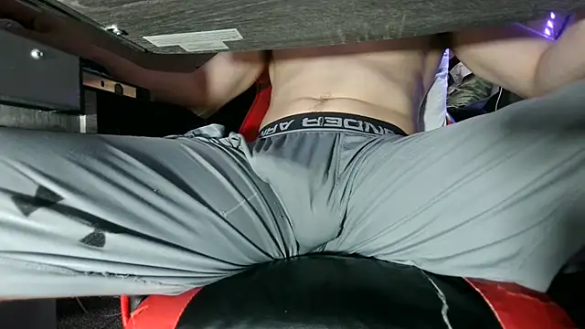 Snapshot of Dick_and_muscles chatting on 26, 11, 2025 Dick and muscles online show from 26, 11, 2025