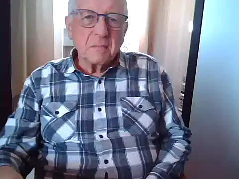 Snapshot of johnjohn622662 chatting on 8, 4, 2026 johnjohn622662 online show from 8, 4, 2026