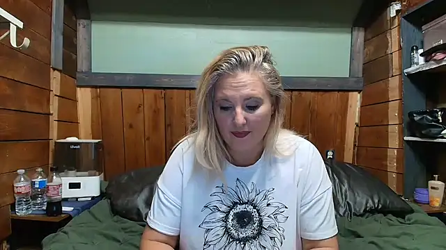 lisaxlovexxx online show from 15, 4, 2026