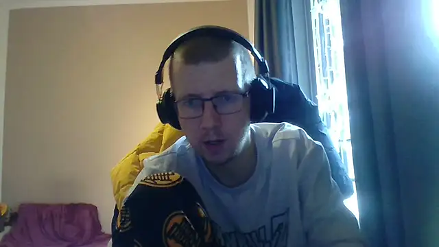 Snapshot of David250692 chatting on 7, 10, 2025 David250692 online show from 7, 10, 2025