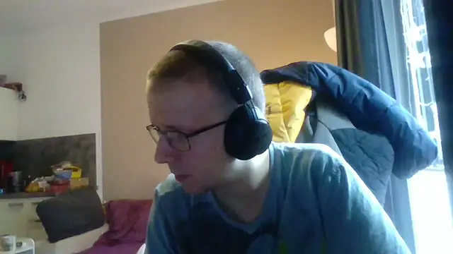 Snapshot of David250692 chatting on 15, 10, 2025 David250692 online show from 15, 10, 2025