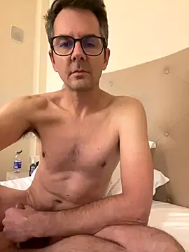 Snapshot of real6outdoors chatting on 15, 11, 2025 real6outdoors online show from 15, 11, 2025