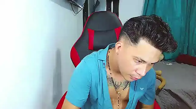 Snapshot of boyhot23x chatting on 31, 12, 2024 boyhot23x online show from 31, 12, 2024